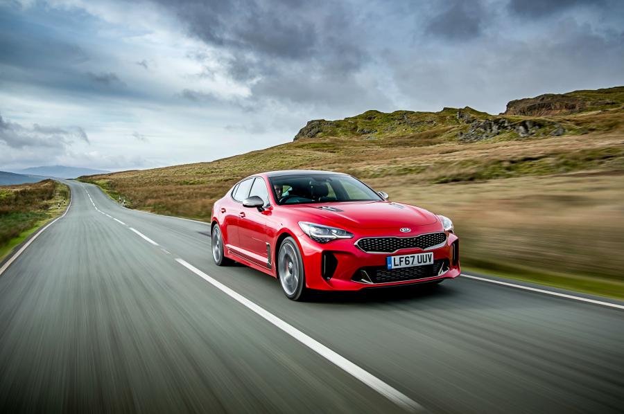  Kia Stinger GTS (CK) 2017 года  (UK) (фото 4 из 40)